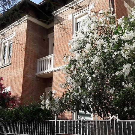 Appartamento In Villa Pesaro Eksteriør billede