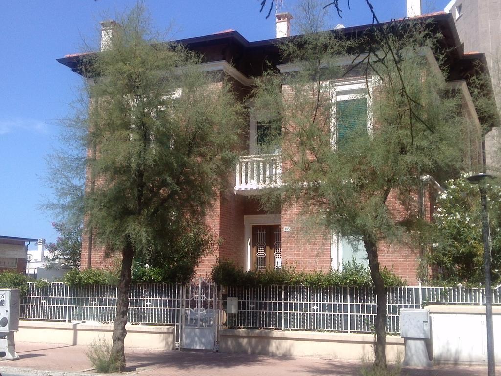 Appartamento In Villa Pesaro Eksteriør billede